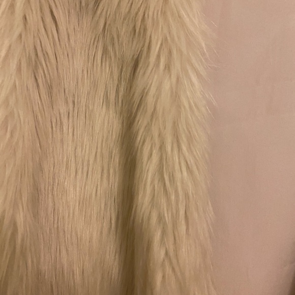 Faux Fur Vest - Picture 5 of 10